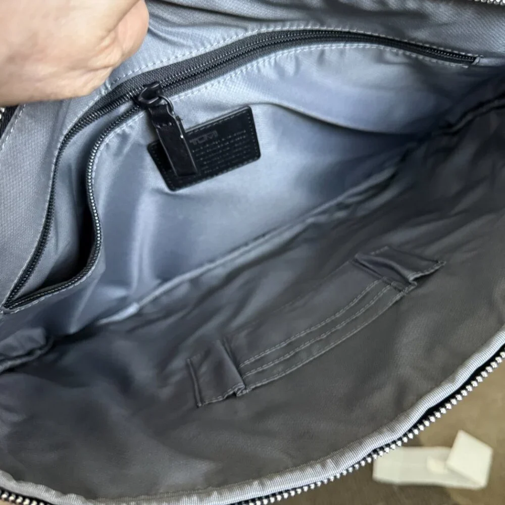 Tumi Thornbury Grey Nylon & Leather‎ Triple compartment Briefcase Bag 136350
